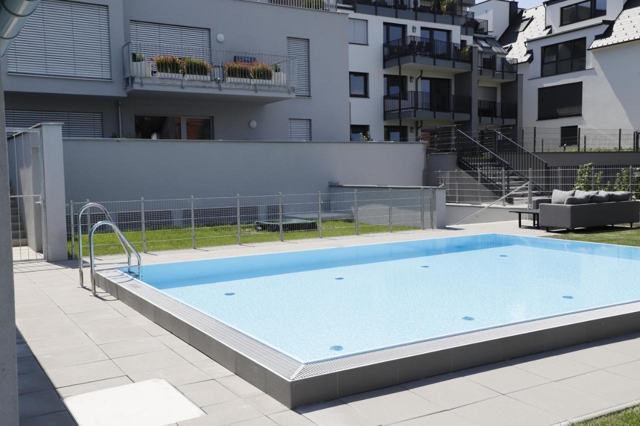 Yellow Flower Apartment With Pool - 5 Min To Lake Vienna Exterior photo