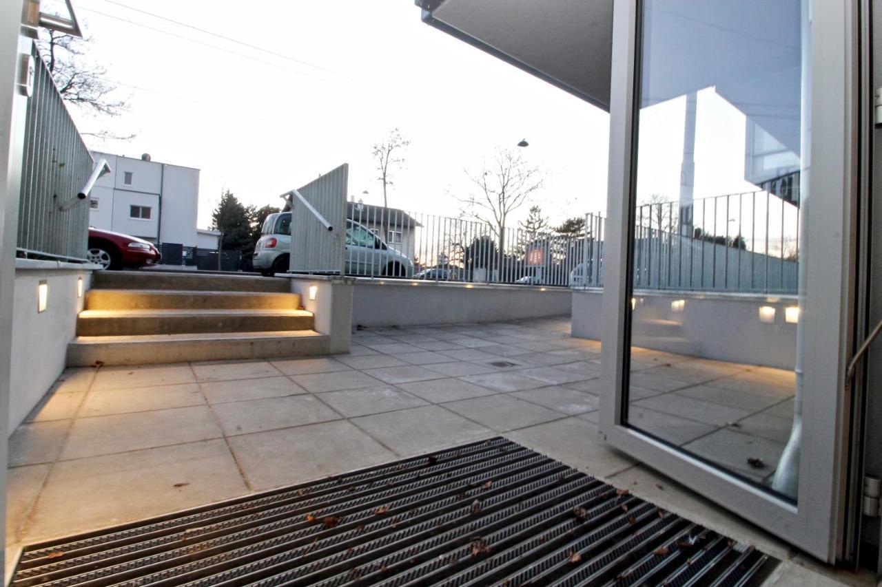 Yellow Flower Apartment With Pool - 5 Min To Lake Vienna Exterior photo